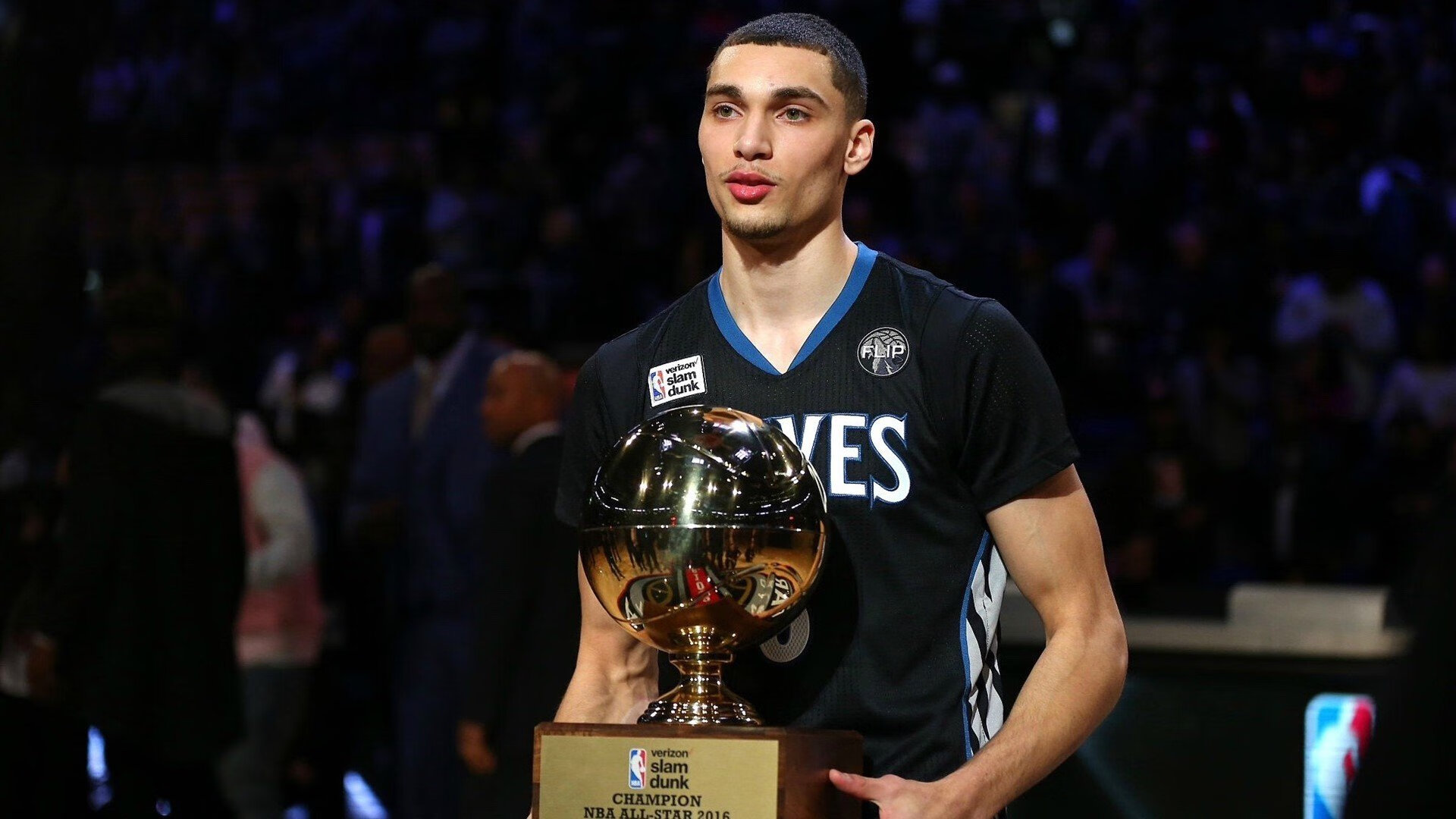 开云网页-森林狼视频团队制作训练回顾片段展示拼搏精神，森林狼组合